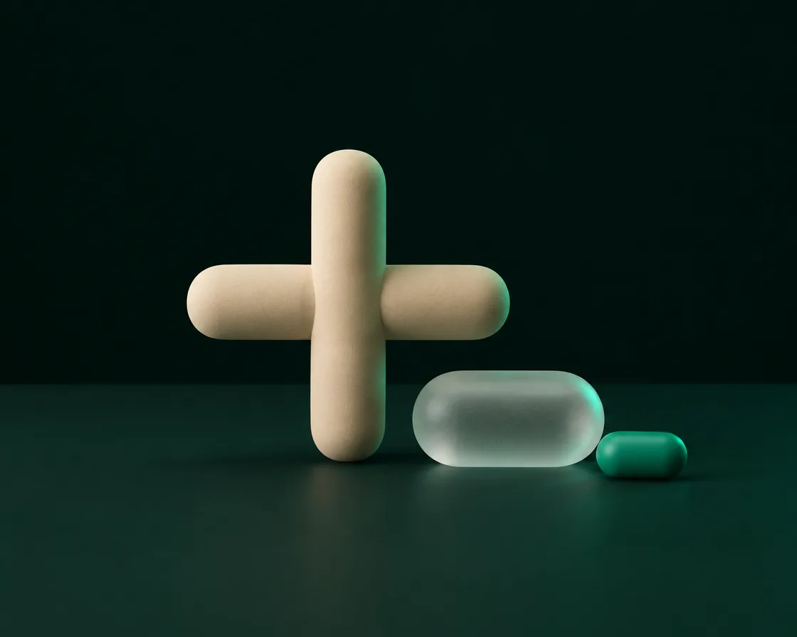 Abstracte 3D-compositie: zacht afgerond pluskruis van zandkleurige balken met glazen en groene pillen, beeld voor AI in de zorg